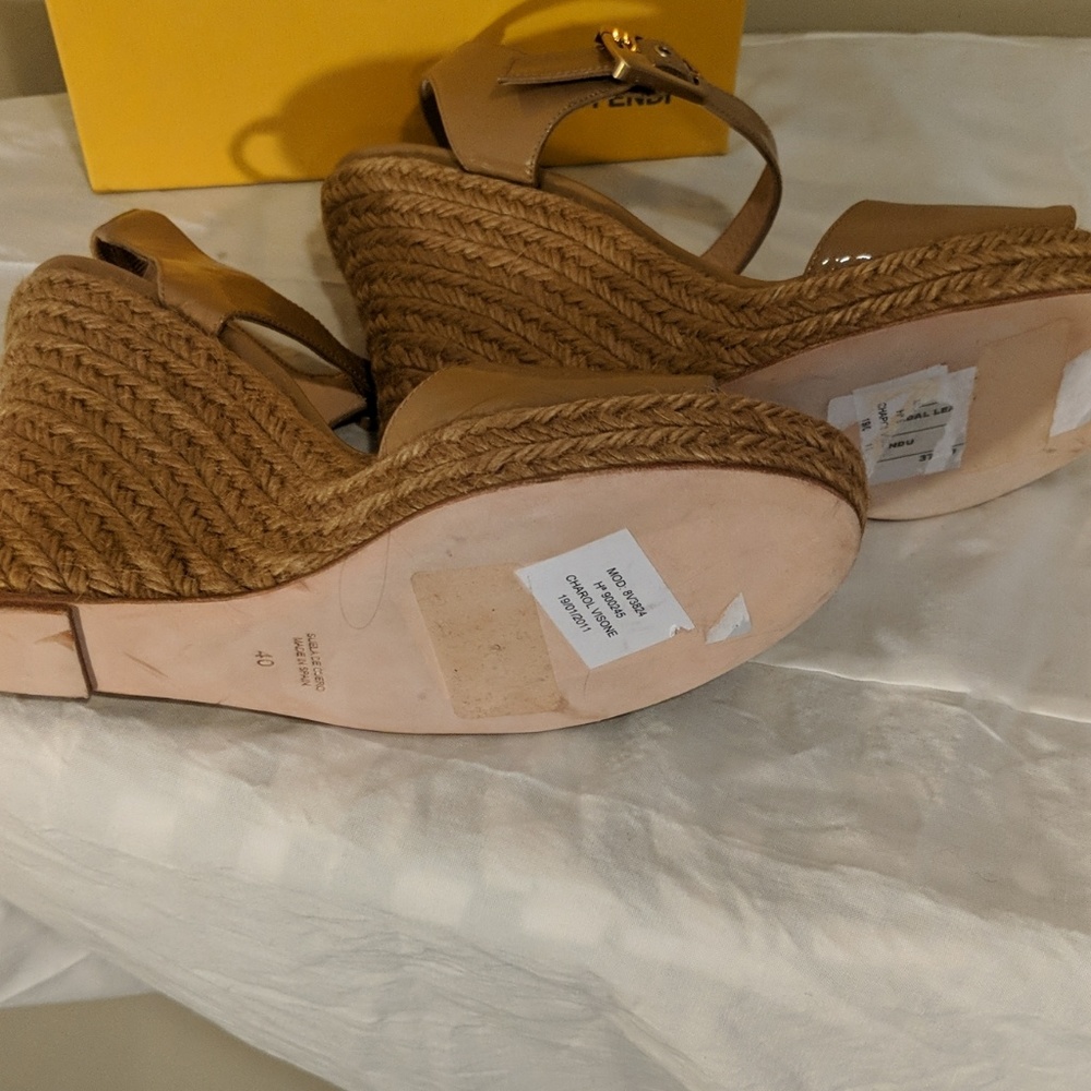 Fendi patent learher wedge sandals size 40 NWB - Picture 6 of 7